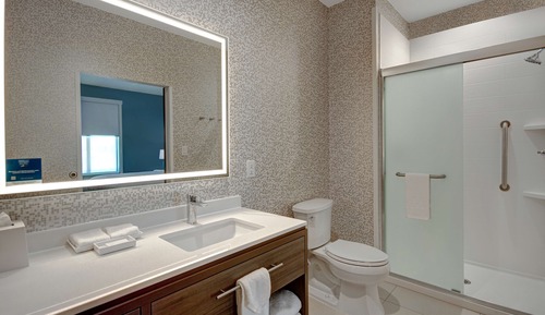Suite, 1 King Bed, Accessible (Hearing)