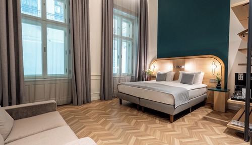 DELUXE DOUBLE ROOM