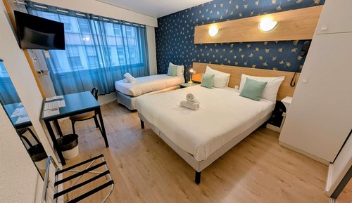 Room, Multiple Beds