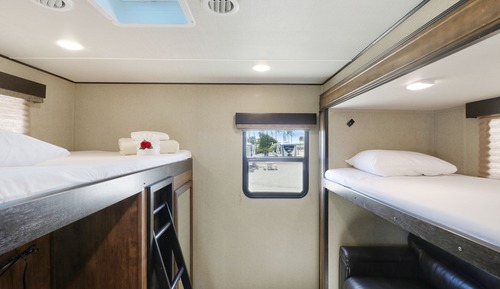 Mobile Home, 2 Bedrooms (Pets OK, Linens Included)