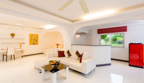 Suite, Pool Access
