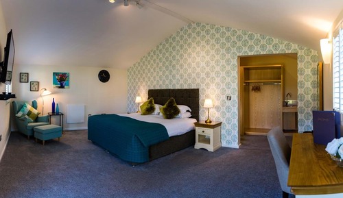 Large Double or Twin Room, Ensuite, Garden View