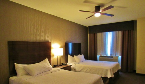 Suite, 2 Queen Beds, Accessible, Bathtub