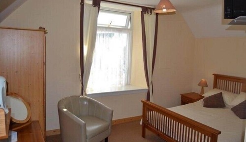 Double Room, Ensuite (Bath and Shower)
