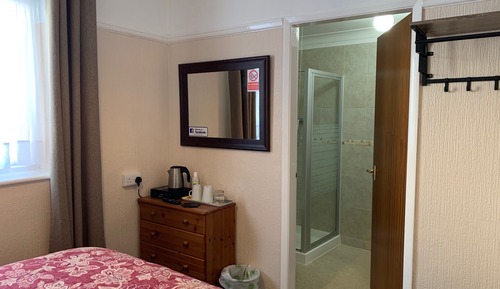 Double Room (Room 6)