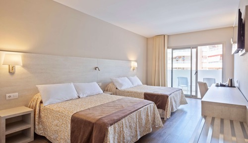 Double Room (2 adults and 1 child)