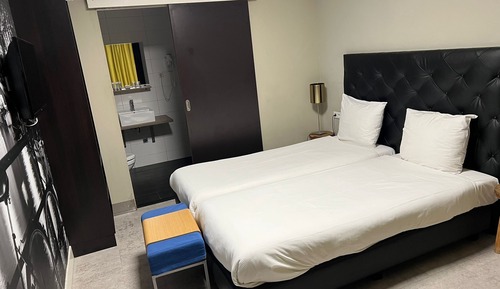 Economy room
