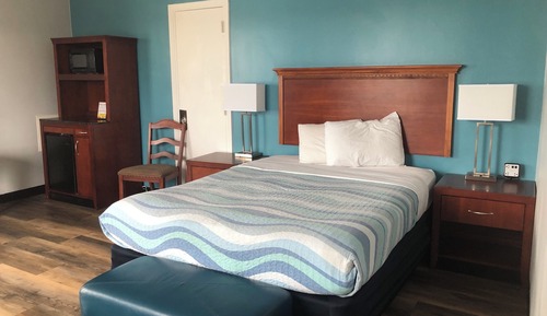 Economy Single Room, 1 Queen Bed, Non Smoking, City View