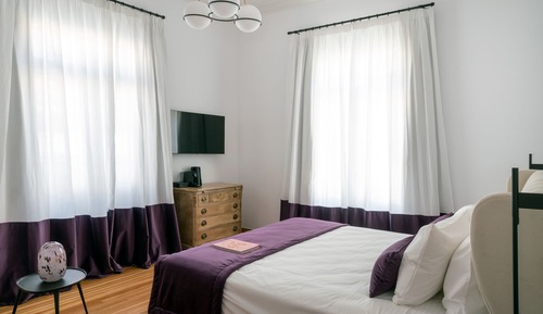 Signature Suite with Outdoor Hot Tub and Lycabettus View
