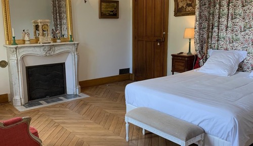 Superior Double Room, Private Bathroom, Park View (Chambre Jeanne Guesnet)