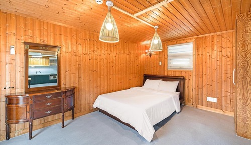 Basic Room, 1 Bedroom (Lake 202)