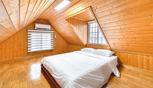 Basic Room, 1 Bedroom (Lake 201)