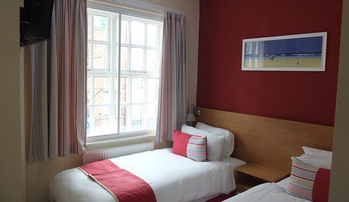 Standard Twin Room