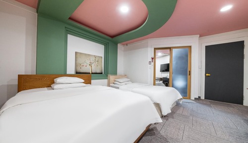 Room (Deluxe Twin (Cine Hotel's latest free)