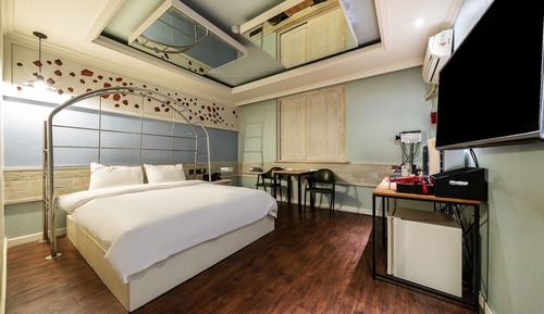 Room (Event Room (Air Purifier))