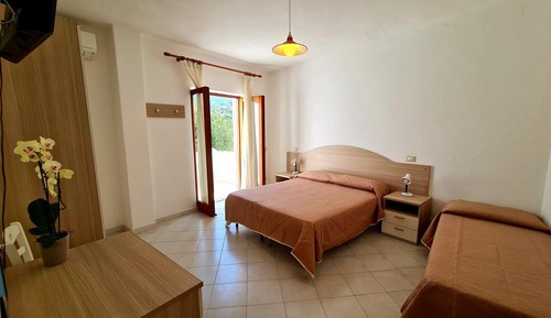 Triple Room