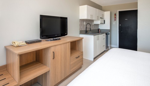 Oceanview King Room w/ Kitchenette