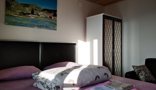 Romantic Triple Room, Mountain View