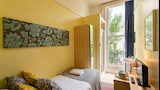 Single Room, Shared Bathroom (Room 5)
