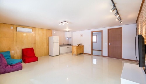 Room (Byulgwan-dong K room)
