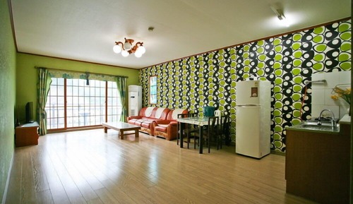Room (Bukduchilseong)