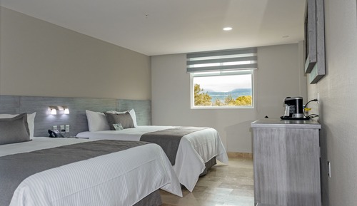 Deluxe Room, Multiple Beds