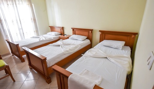 Comfort Triple Room