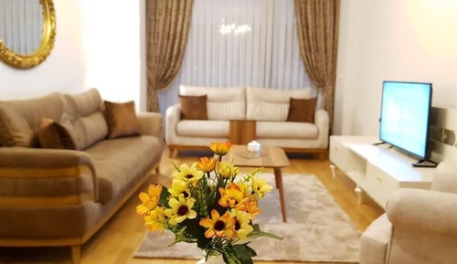 APARTMENT WITH TERRACE