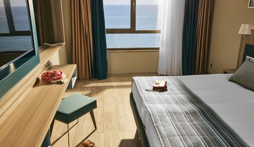 Classic Double Room (Sea Side)