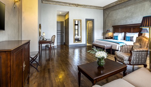 Suite (Corner)