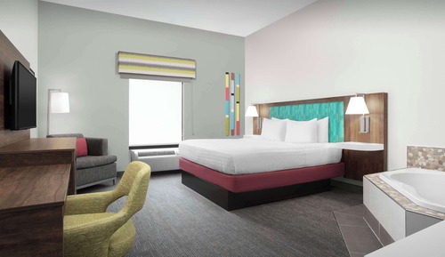 Suite, 1 King Bed, Non Smoking