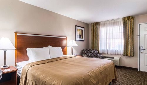 Room, 1 King Bed, Accessible, Ground Floor