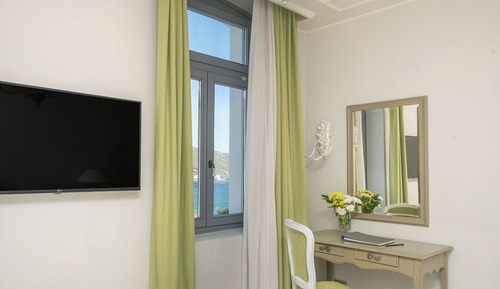 Deluxe Sea View Room