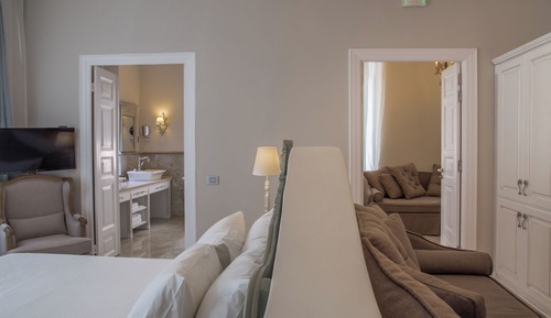 Family 2 Room Suite