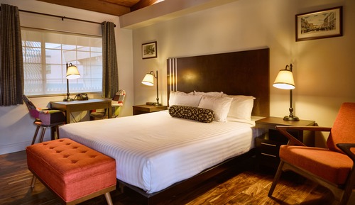 Standard Room, 1 King Bed