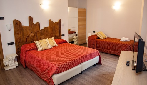 Family Apartment, 2 Bedrooms, Kitchen, Mountainside (No Elevator)