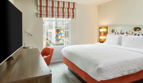 Room, 1 King Bed, Accessible (Hearing, Courtyard)