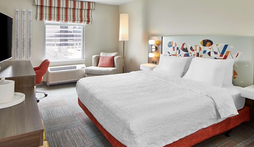 Room, 1 King Bed, Accessible (Bathtub)