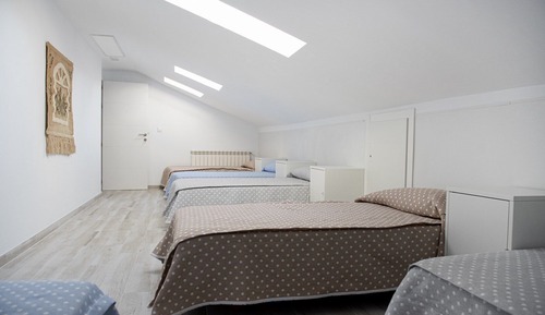 Economy Shared Dormitory, Men only, Shared Bathroom (1 bed in a 6-Bed Dormitory Room)
