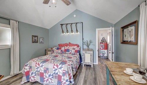 Classic Cabin (Texas Oil Boom)