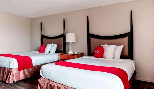 Room (3 Queen Beds)