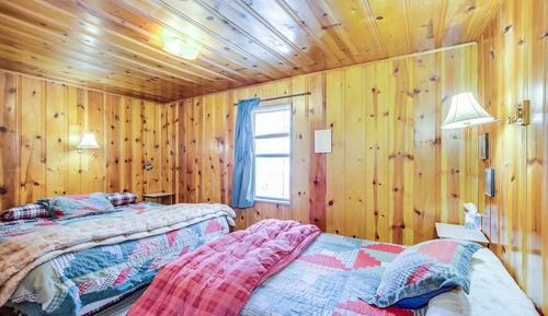 Cabin 14, One Bedroom 1 King and 1 Dbl
