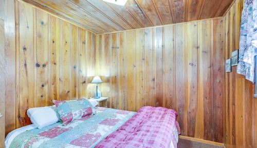 Cabin 12, One Bedroom Queen