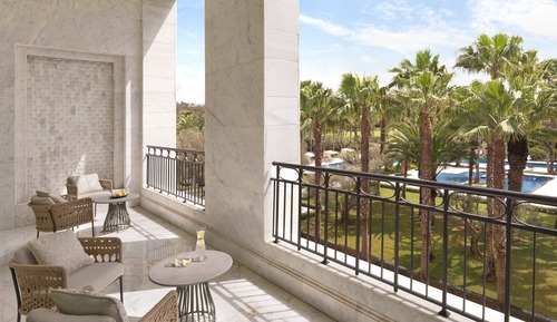 Premier Room, 1 King Bed, Terrace, Garden View