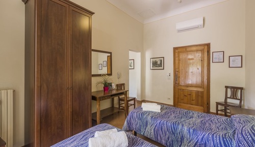 Basic Room, 2 Bedrooms, Connecting Rooms