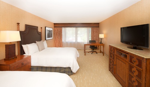 Room, 2 Queen Beds, Roll-in Shower