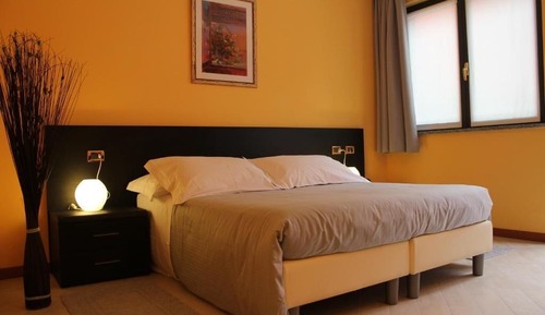 Double Room, 1 Queen Bed