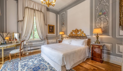 Suite, Balcony