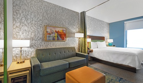 Suite, 1 King Bed, Accessible, Non Smoking (Hearing)