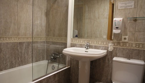 Economy Triple Room, Private Bathroom